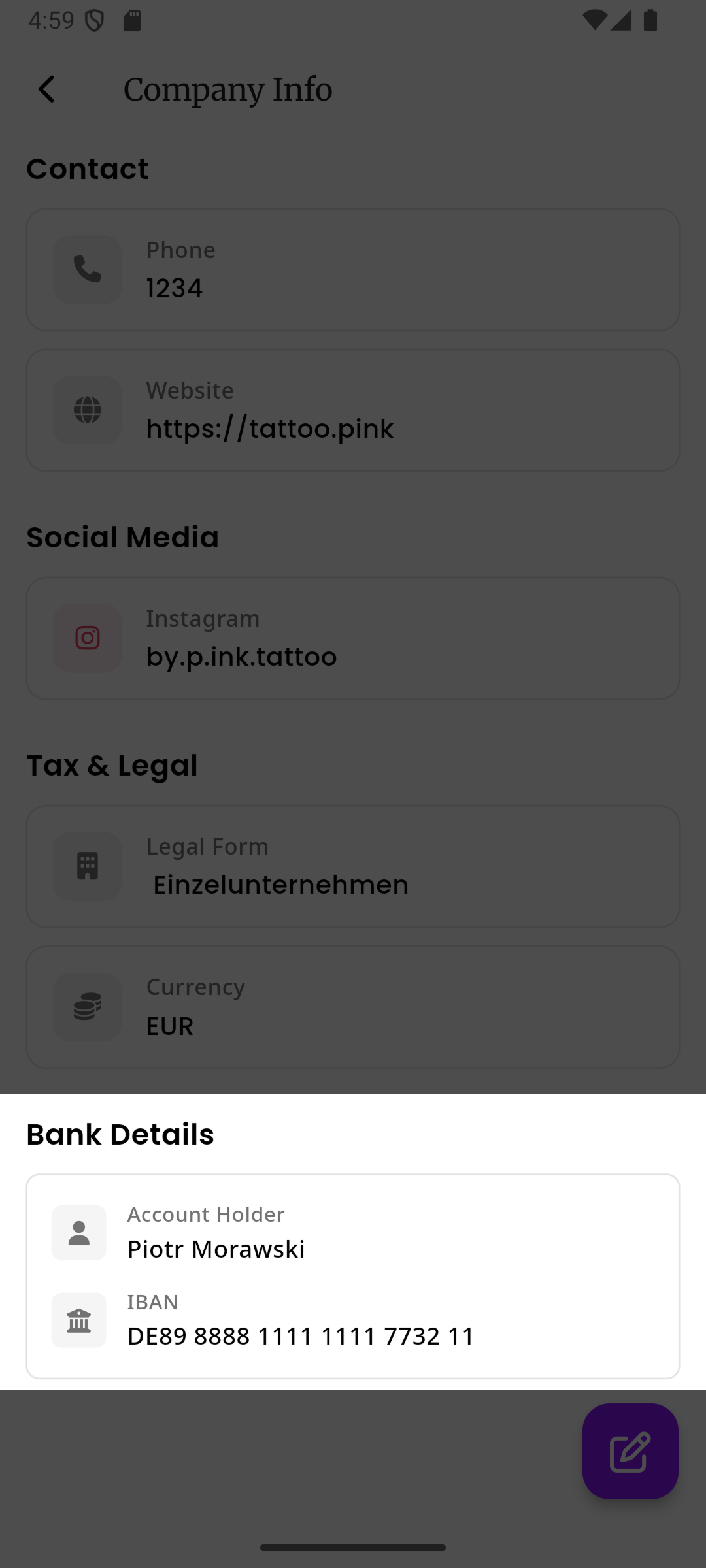 Die Seite Unternehmensinformationen mit dem Bereich Bankverbindung am unteren Rand mit den Feldern Kontoinhaber und IBAN